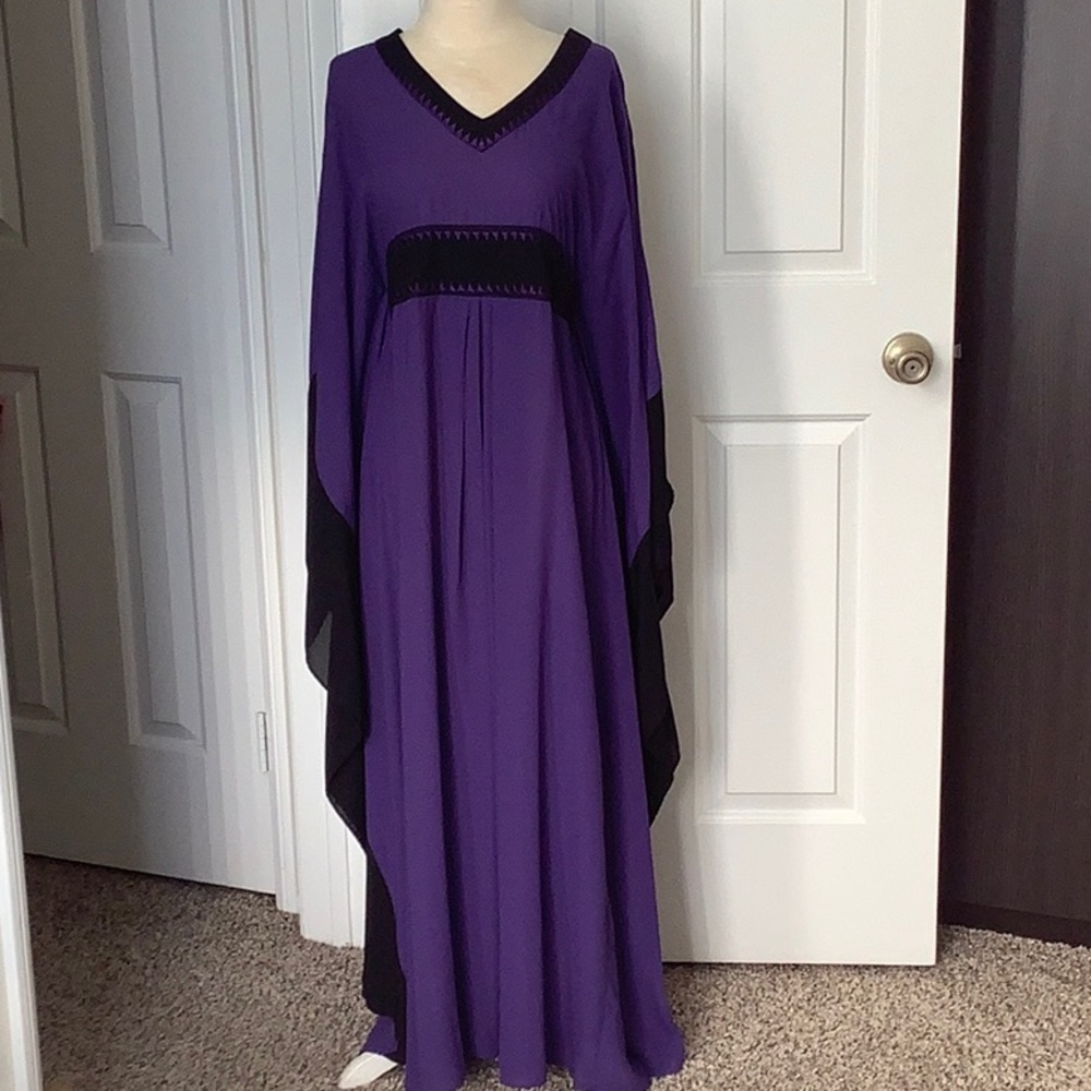 Rachel Zoe purple caftan. Size M. EUC